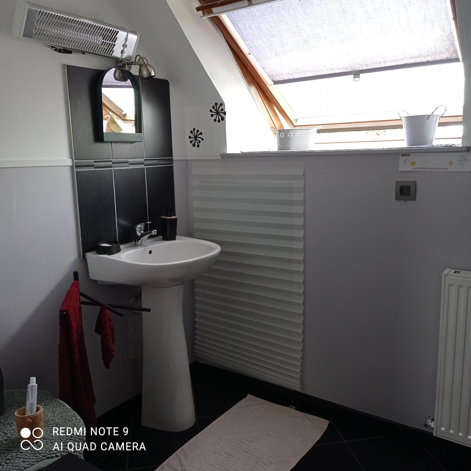 Nuitee Zen Apartman Montigny-le-Chartif Kültér fotó